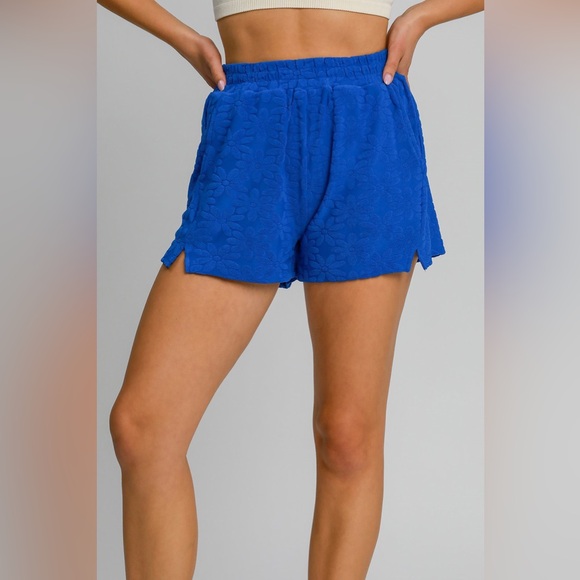 Umgee Floral Elastic Waist Jacquard Shorts with Pockets